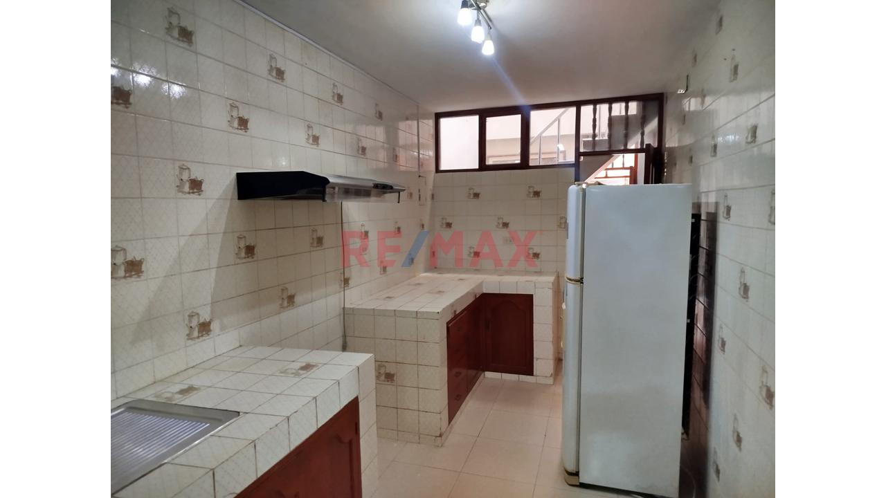 Casa En Venta - Urb. Latina - Chiclayo - 9