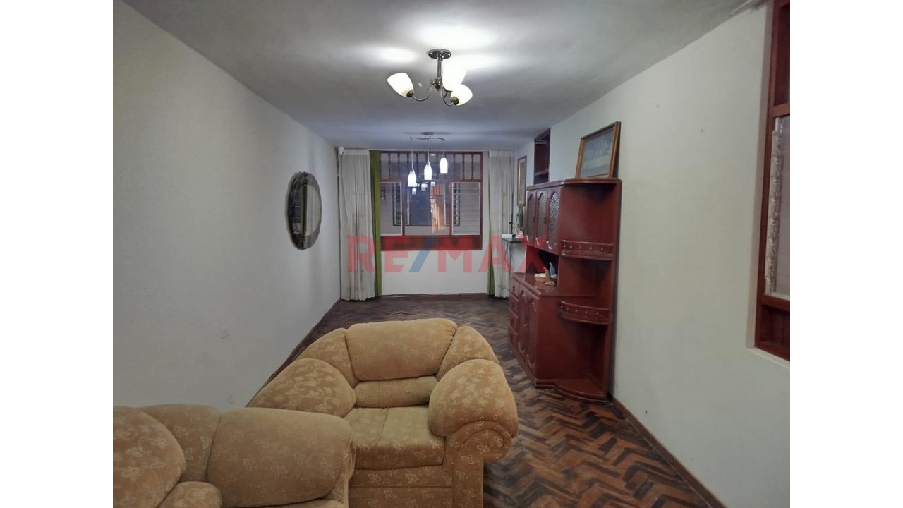 Casa En Venta - Urb. Latina - Chiclayo - 10