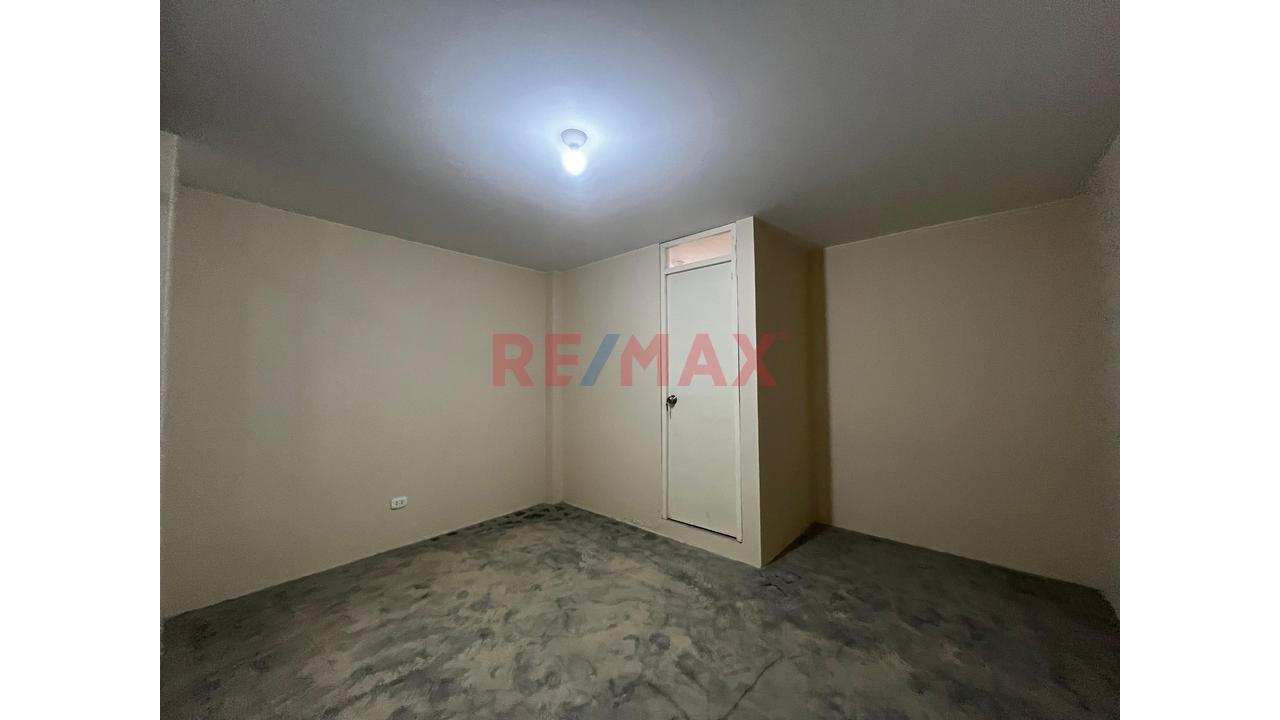 Casa En Venta En Villa María Del Triunfo - 11
