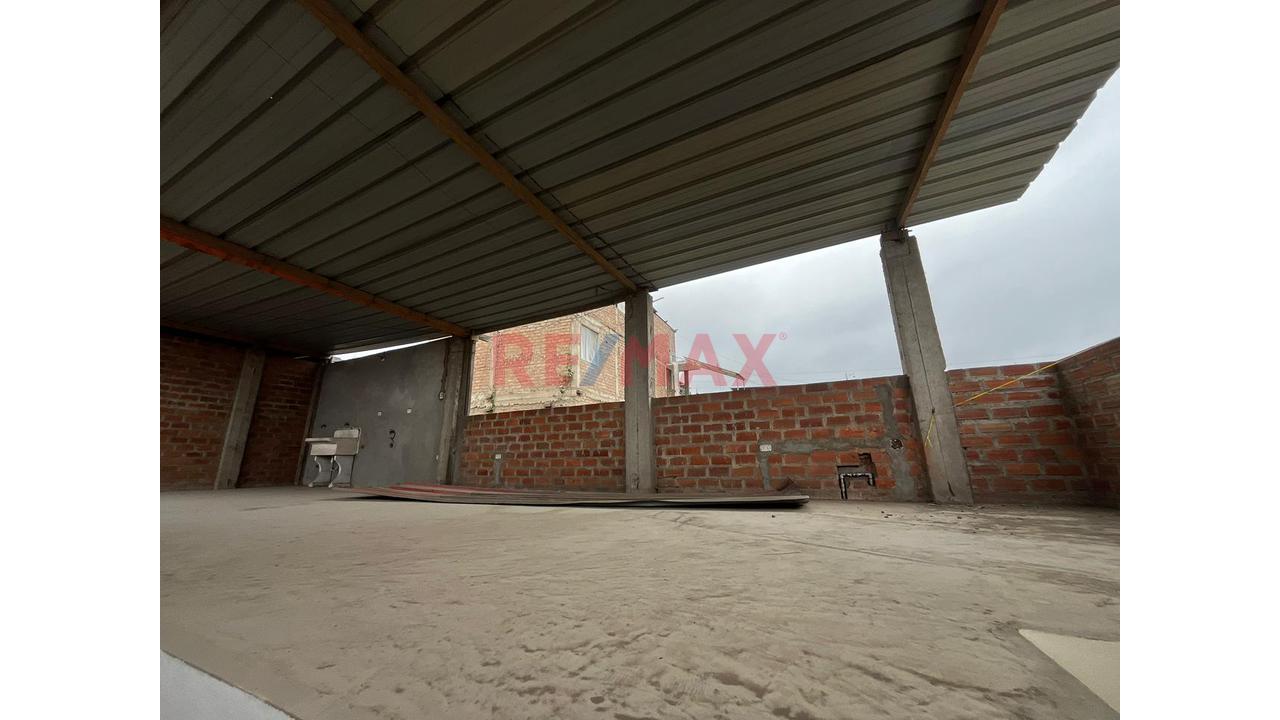 Casa En Venta En Villa María Del Triunfo - 16