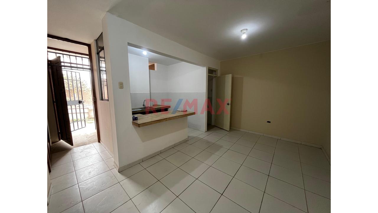 Casa En Venta En Villa María Del Triunfo - 8