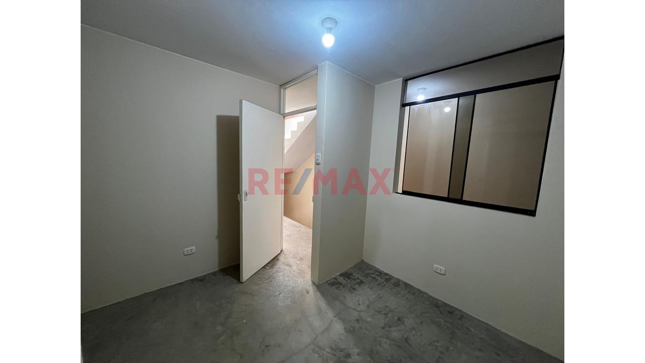 Casa En Venta En Villa María Del Triunfo - 10