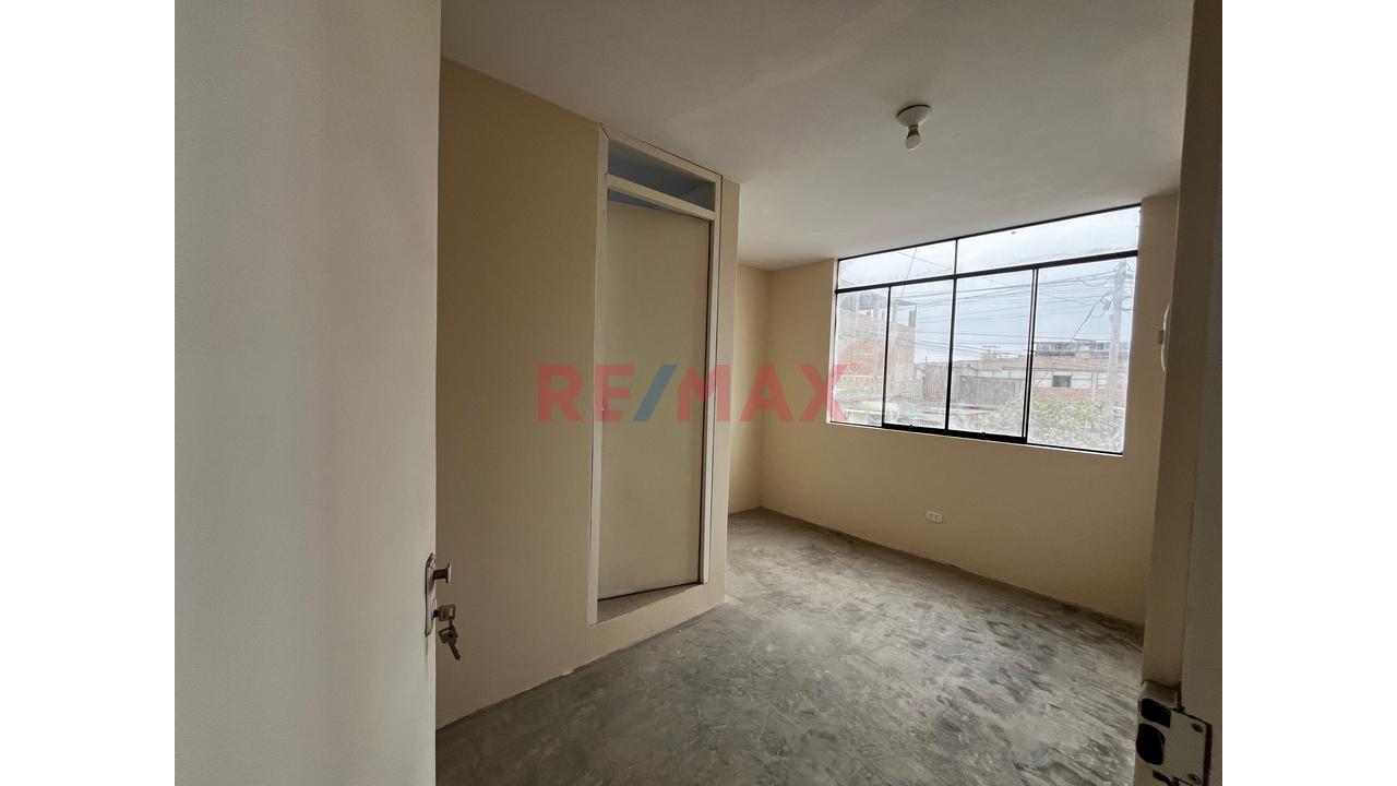 Casa En Venta En Villa María Del Triunfo - 4