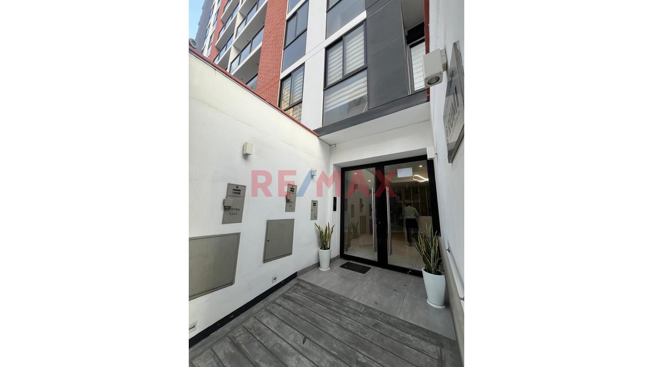 Moderno Flat De 1 Dormitorio En Jesus Maria / Piso 12 + Estacionamiento — foto 6