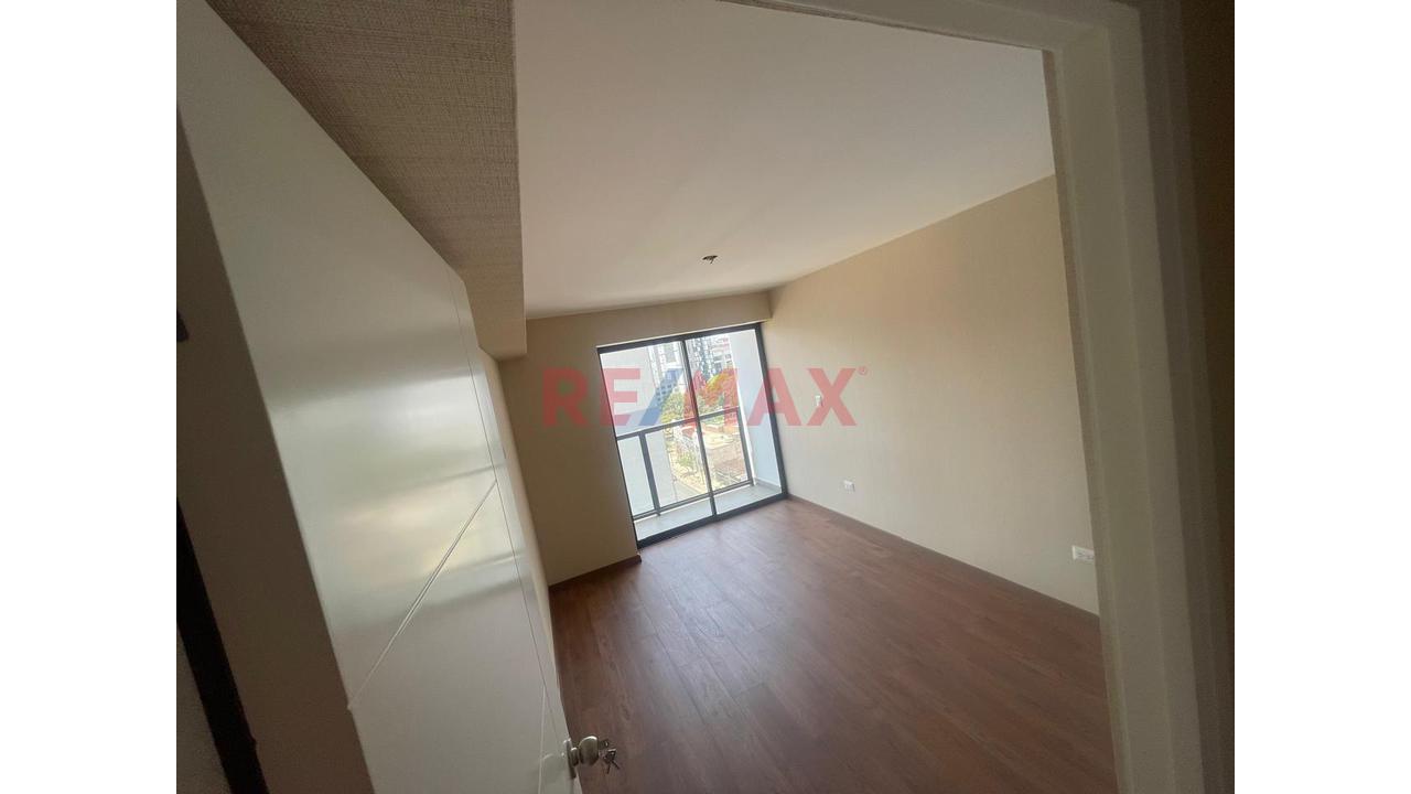 Moderno Flat De 1 Dormitorio En Jesus Maria / Piso 12 + Estacionamiento — foto 9