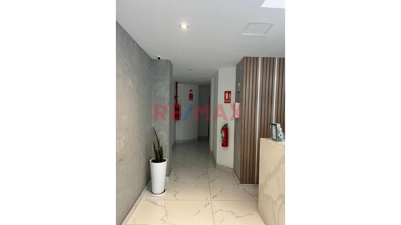 Moderno Flat De 1 Dormitorio En Jesus Maria / Piso 12 + Estacionamiento — foto 5
