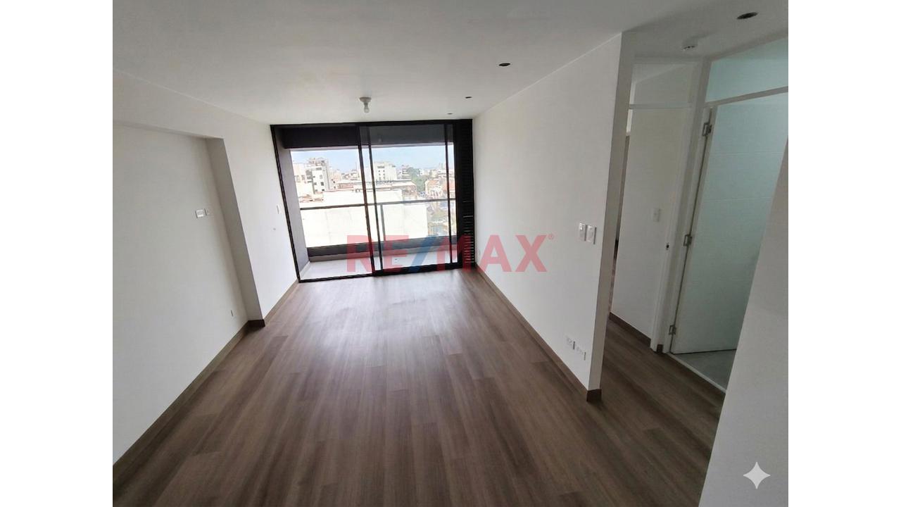 Venta De Departamento Duplex De Estreno Con Terraza Y Cochera En San Miguel - 3