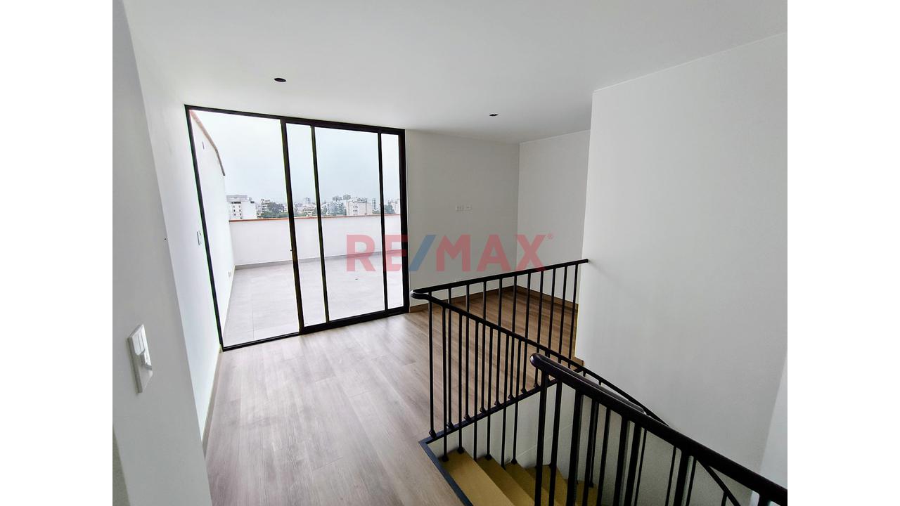 Venta De Departamento Duplex De Estreno Con Terraza Y Cochera En San Miguel - 13