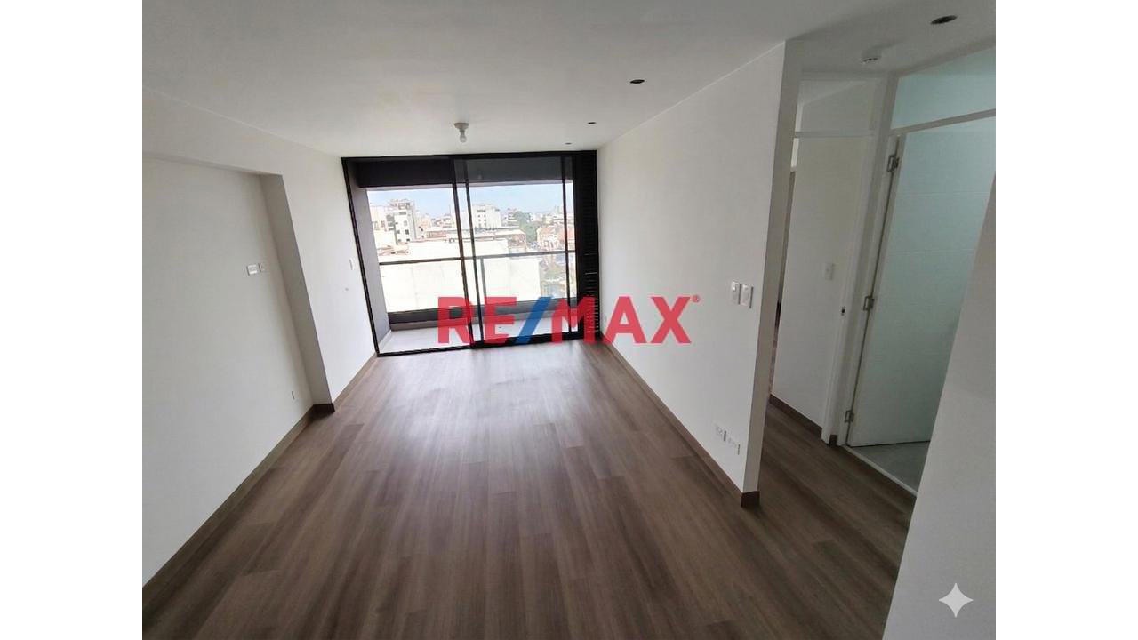 Venta De Departamento Duplex De Estreno Con Terraza Y Cochera En San Miguel - 1