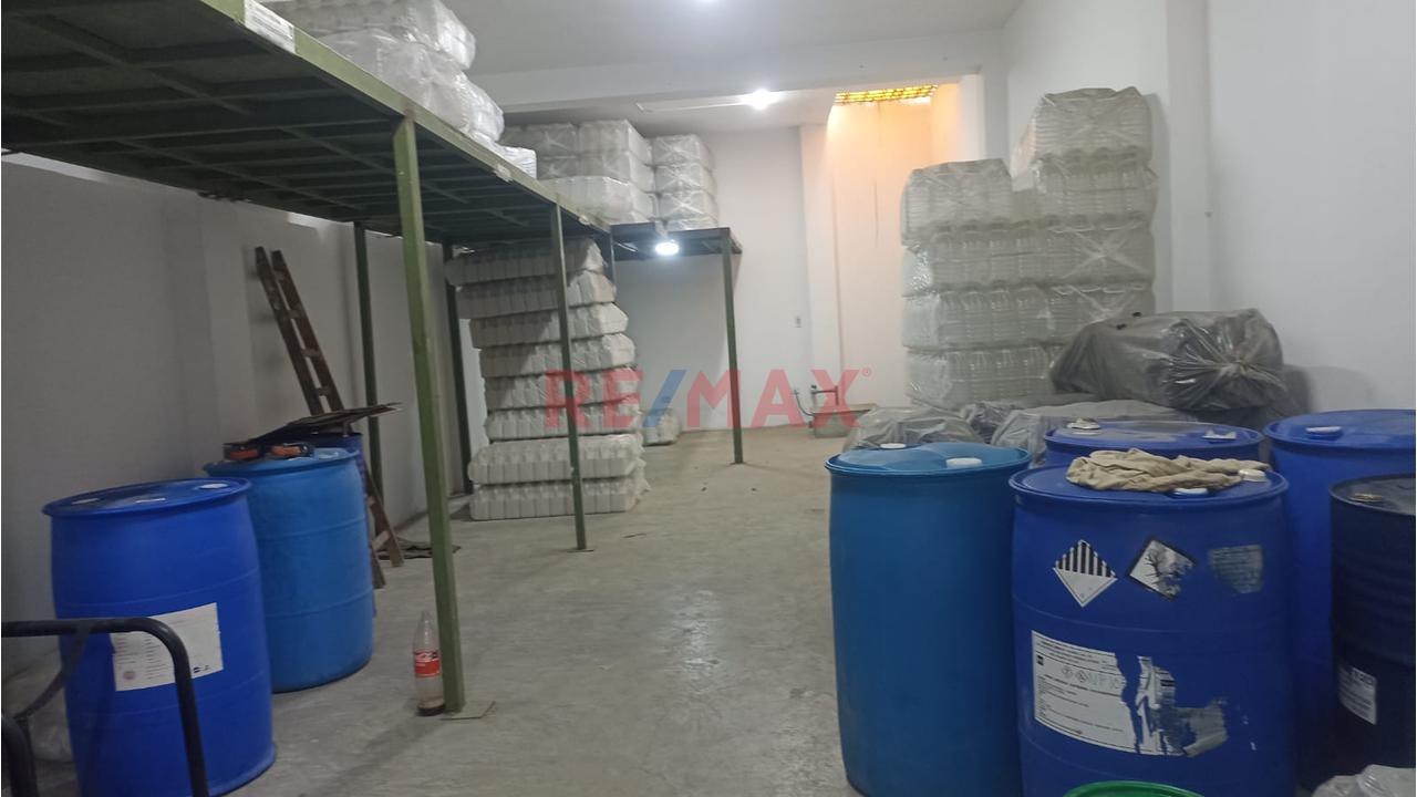 Vendo Amplio Local Comercial De 107M² En Smp