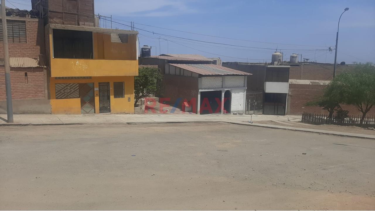 Casa En Venta Como Terreno En Ventanilla De 91 M² Con Gran Potencial De Inversión - 7