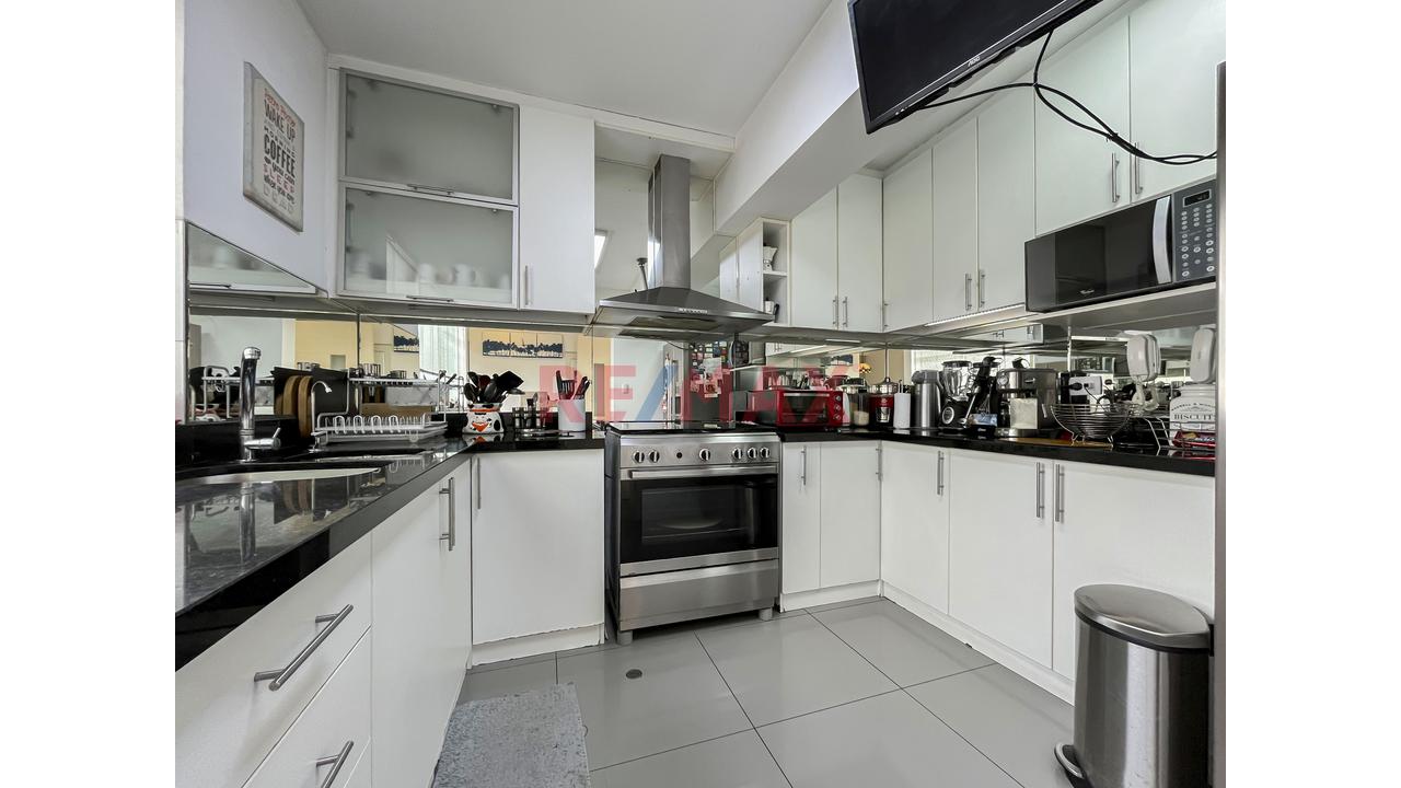 Se Vende Lindo Departamento Duplex Con Terraza En Chacarilla - Cal Monte Carmelo — foto 13