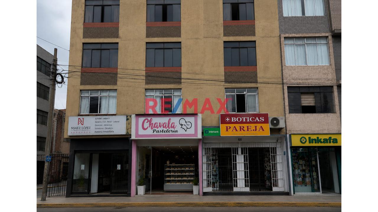 🚨🏢 Propiedades Así En Salamanca, Con Ubicación Comercial Estratégica, Duran Muy Poco… Y Cuando Salen Al Mercado, No Esperan Mucho. 🔥⏳