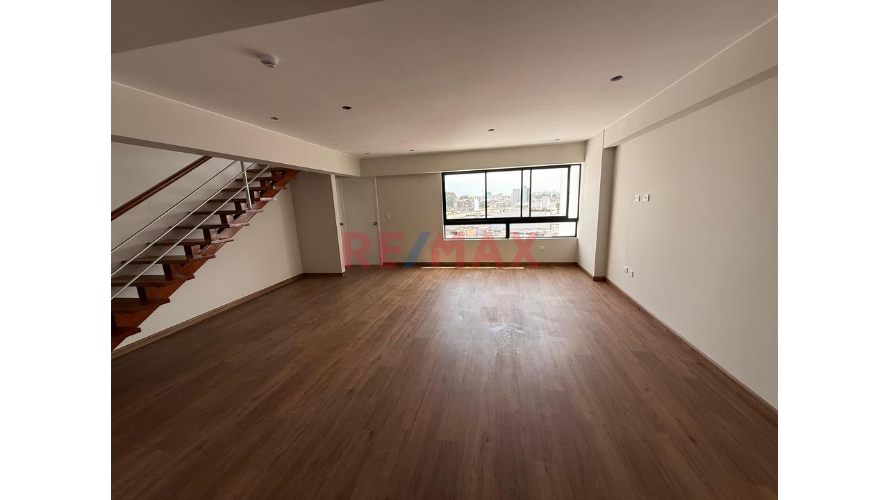 Vendo Moderno Departamento Duplex De 142M² En Surco
