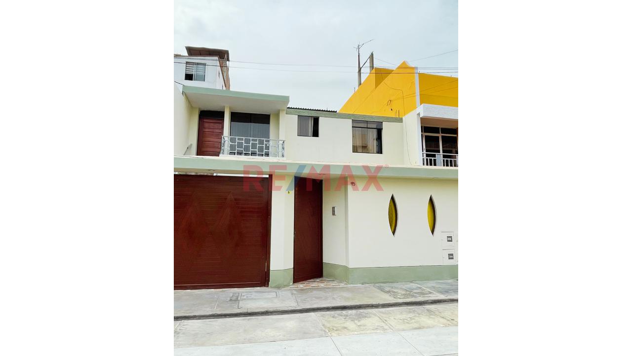 🏡 Casa Multifamiliar En Venta En La Perla – 2 Pisos Independizados + Aires - 2