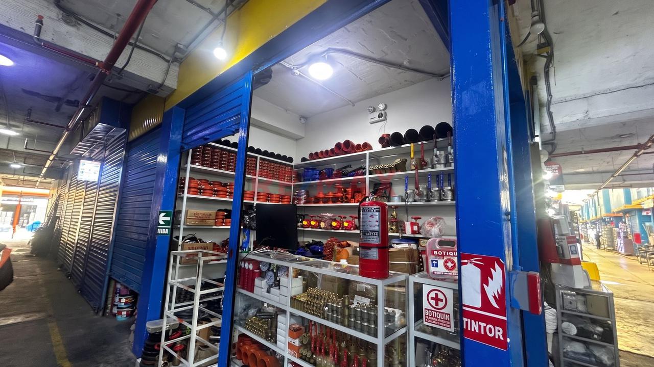 Local Comercial En Malvinas / Centro Comercial Chimenea - 3
