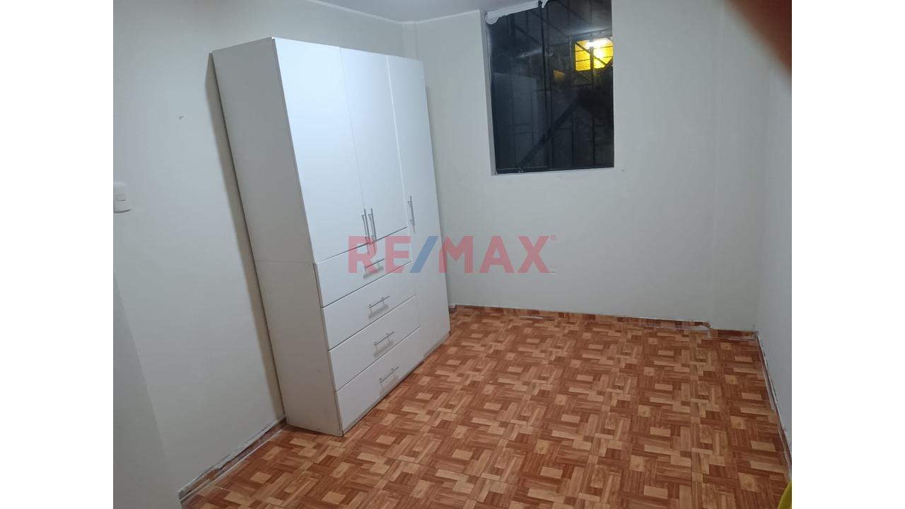 Se Vende Amplia Casa De 3 Pisos En Villa El Salvador — foto 5