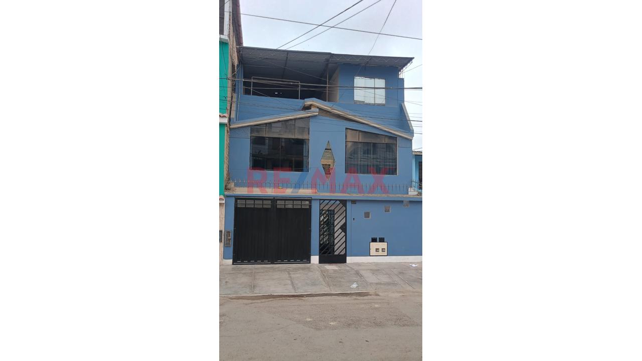 Se Vende Amplia Casa De 3 Pisos En Villa El Salvador — foto 2