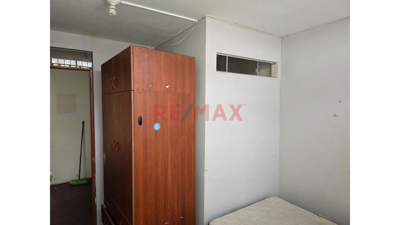 Se Vende Amplia Casa De 3 Pisos En Villa El Salvador — foto 8