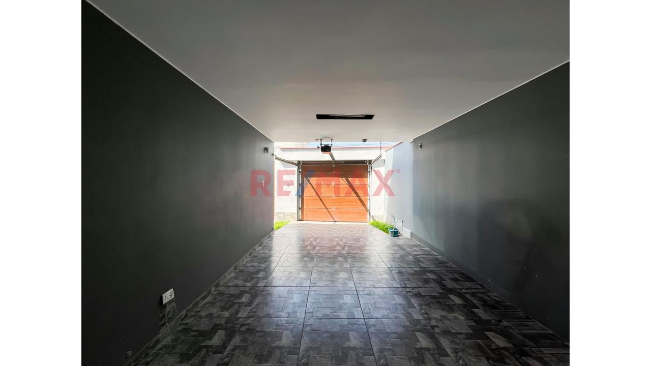 Vendo Amplia Casa De 3 Pisos Con Doble Terraza En San Miguel: 196 M² - 19