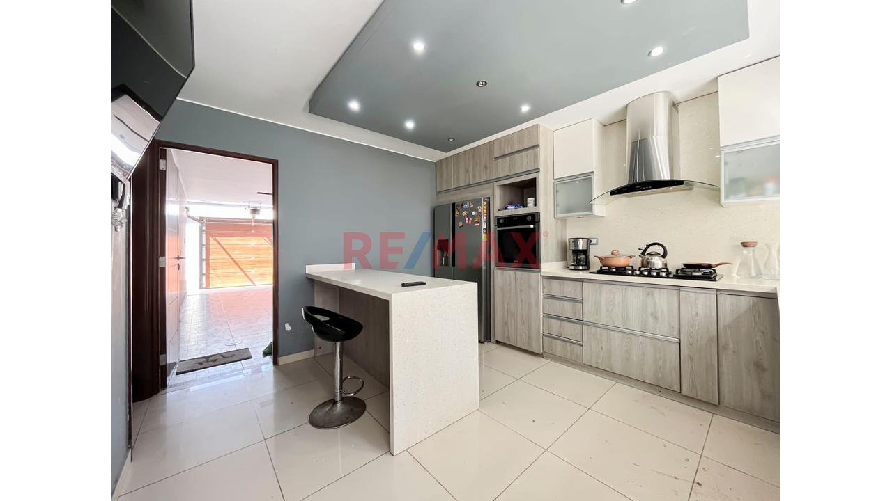 Vendo Amplia Casa De 3 Pisos Con Doble Terraza En San Miguel: 196 M² - 5
