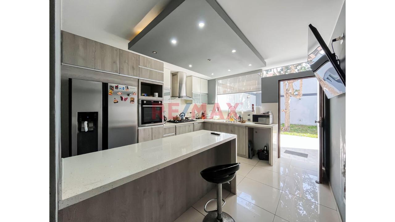 Vendo Amplia Casa De 3 Pisos Con Doble Terraza En San Miguel: 196 M² - 6