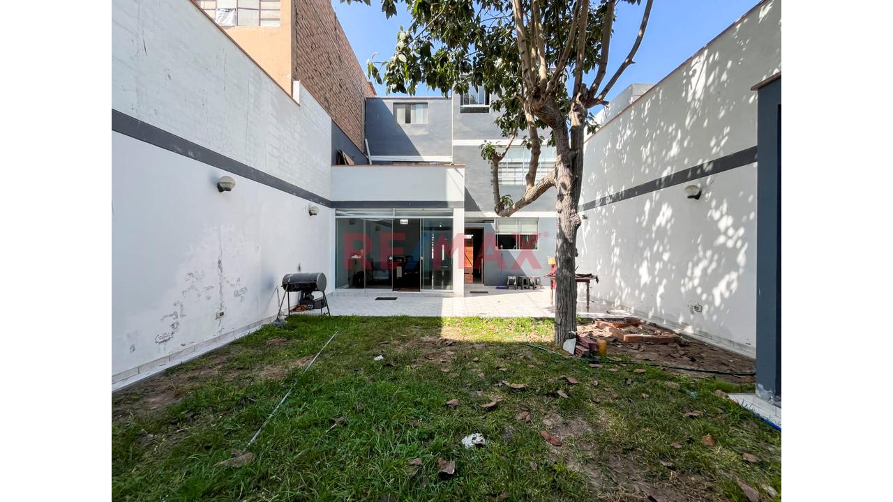 Vendo Amplia Casa De 3 Pisos Con Doble Terraza En San Miguel: 196 M² - 16