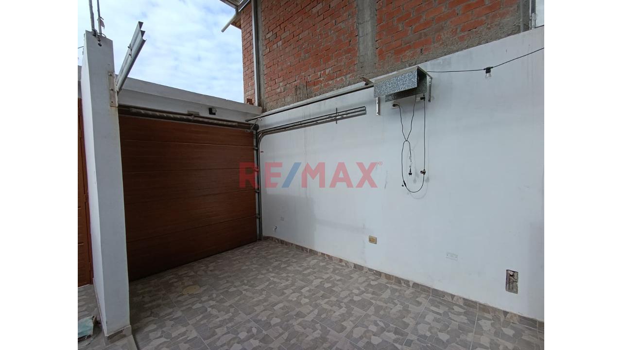 ✨ Vive E Invierte En Villa La Planicie 🏚️ Casa Moderna Con Cochera 🚗 Y Preparada Para 3 Pisos🧱 A Pasos De Av Gustavo Mohme - 10