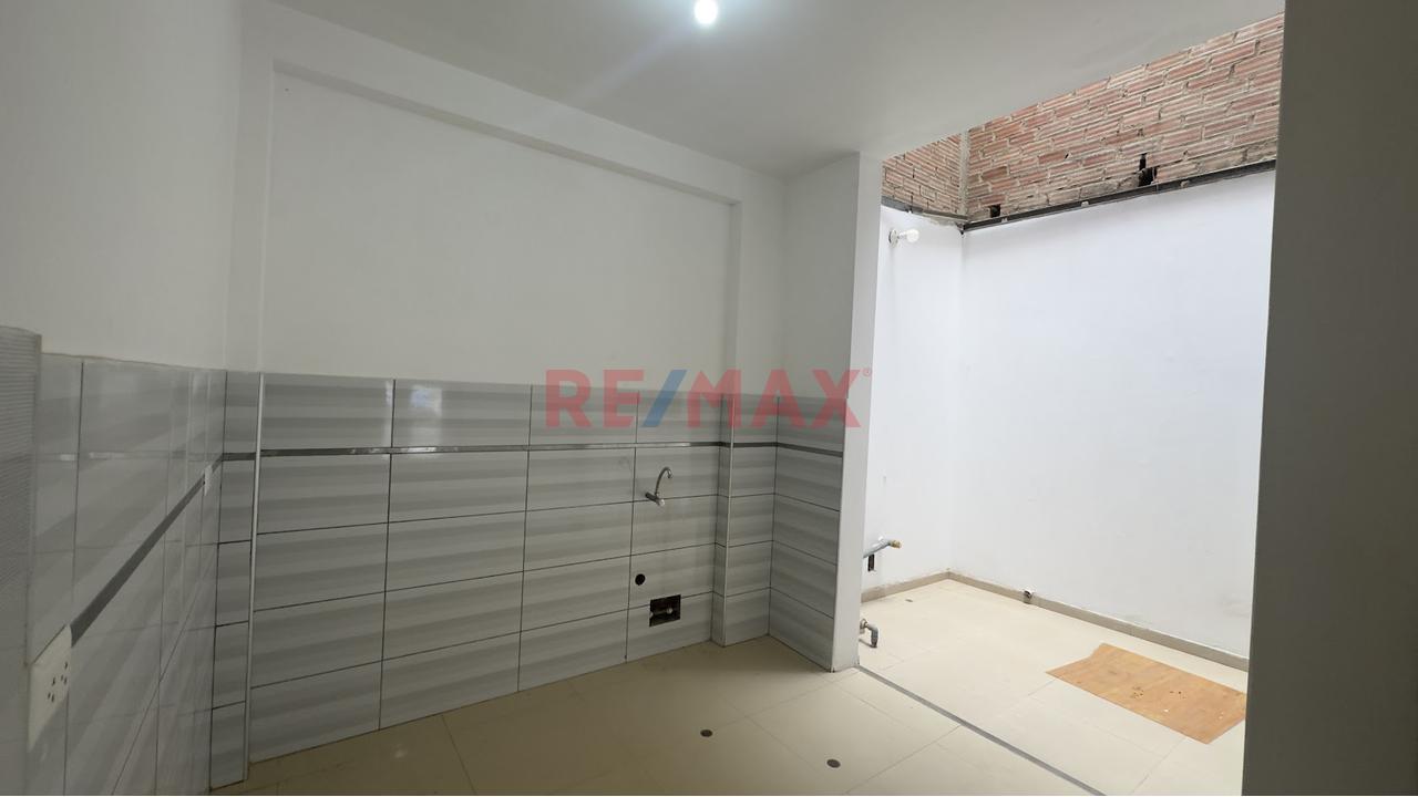 Local En Alquiler Urb. Patazca Av. Jose Maria Escriva Chiclayo - 7