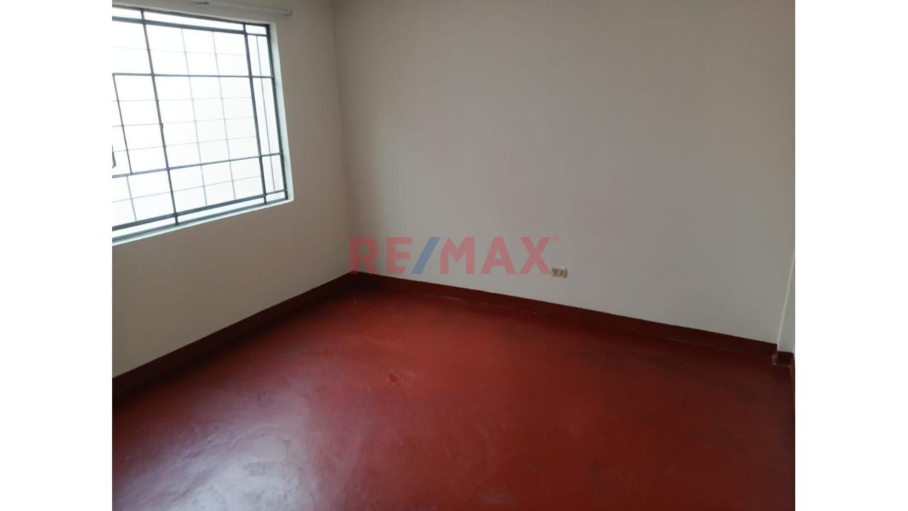 Venta De Departamento Dúplex Con Muy Buena Ubicación En Comas - 6