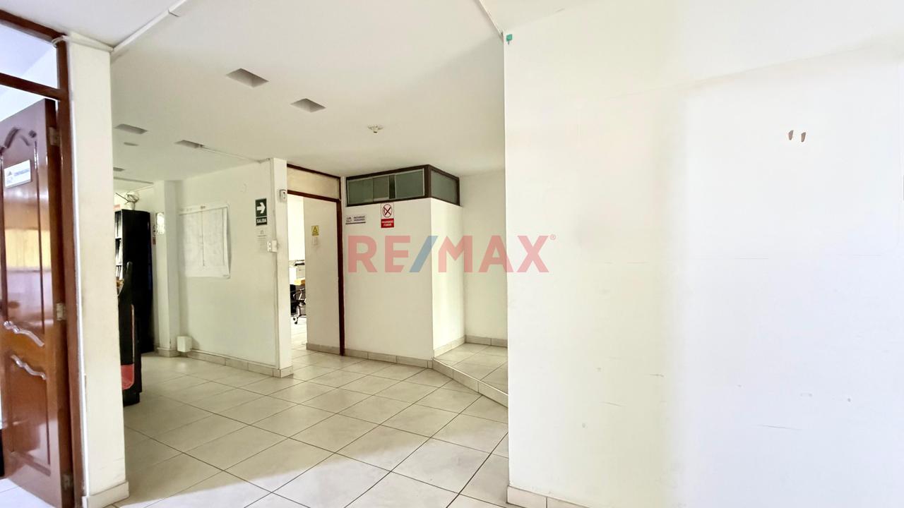 🔥 Oportunidad Única: Casa En Venta En La Urb. San Nicolas 🏡Cerca A La Unt - 18
