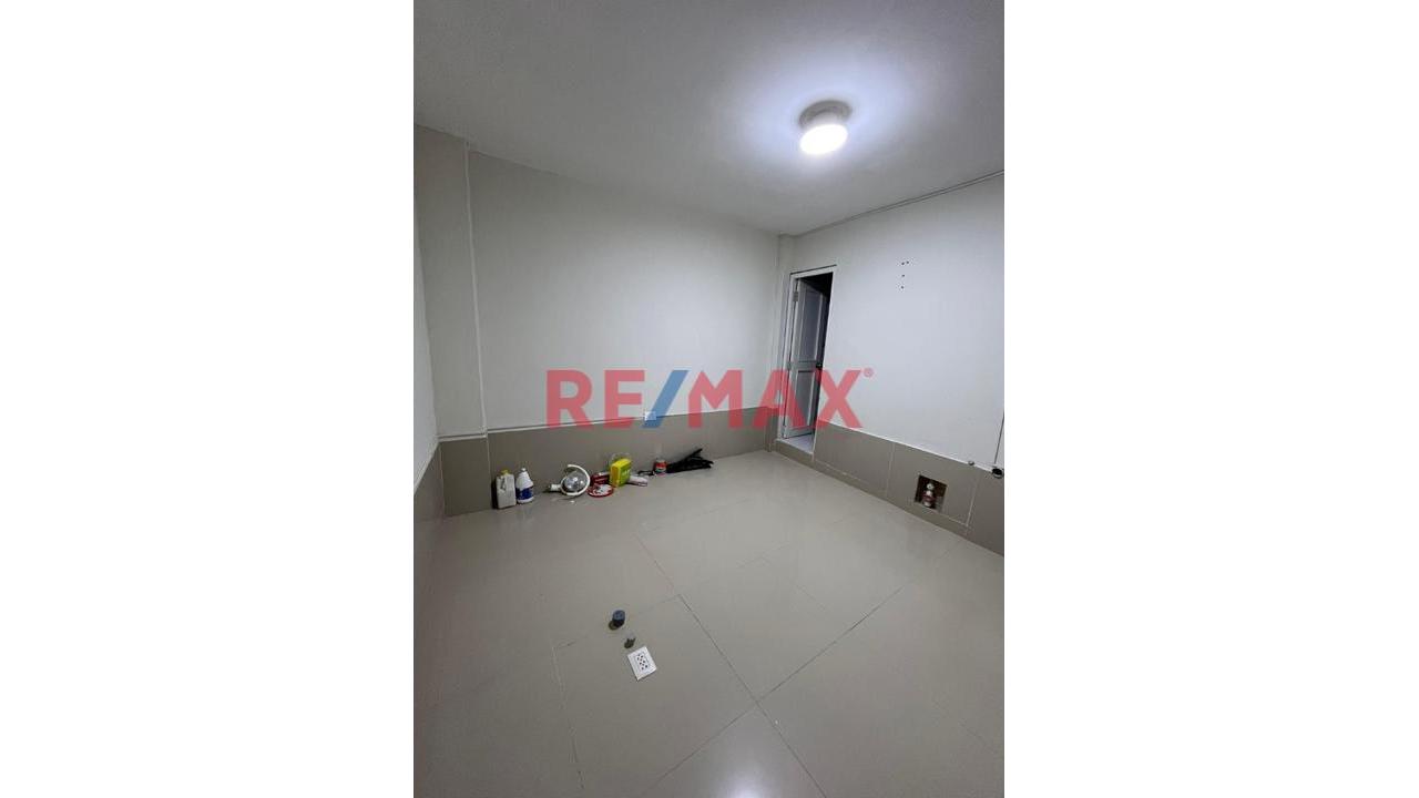 🔥 Alquiler De Local Para Consultorios U Oficinas En Av. Grau-Primer Piso - 5