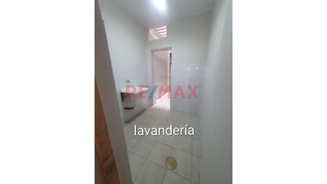 Vive En Primer Piso  Ingreso Independiente Cerca Al Óvalo De La Perla — foto 9