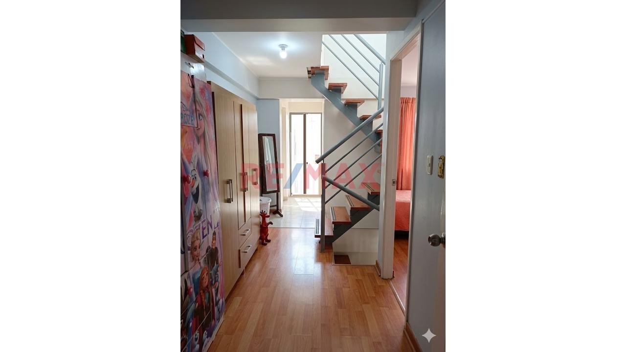 Vendo Moderno Triplex Urb. Olimpo Ate 5To Piso Con Ascensor  Área 116M2 4 Dormitorios  4 Baños - 18
