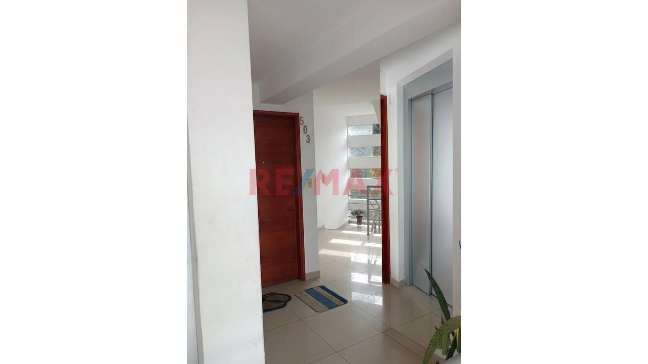 Vendo Moderno Triplex Urb. Olimpo Ate 5To Piso Con Ascensor  Área 116M2 4 Dormitorios  4 Baños - 2