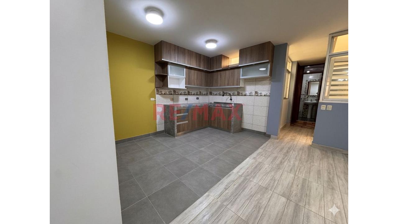 🔥 Casa De 2 Pisos Independientes + Proyección Para 3Er Piso En Urb. Fermín Ávila Morón 🔥 - 18
