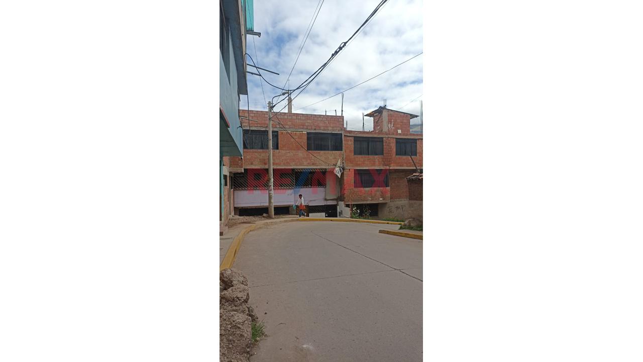 Propiedad En Venta Tres Niveles - 1