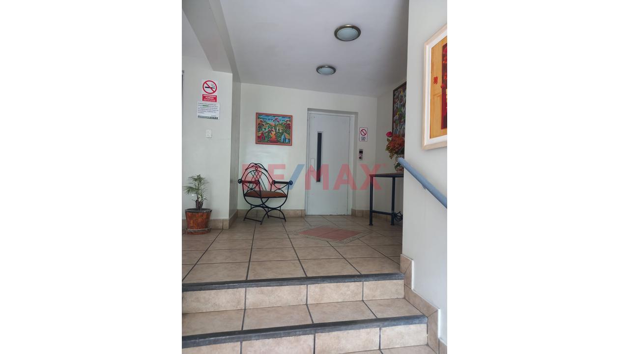 Se Vende Departamento En Magdalena Limite Con San Isidro