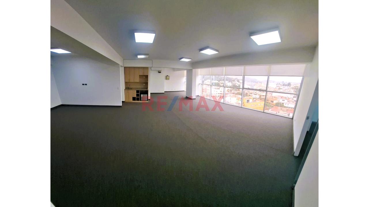 Moderna Oficina Corporativa En Alquiler – Surco — foto 2