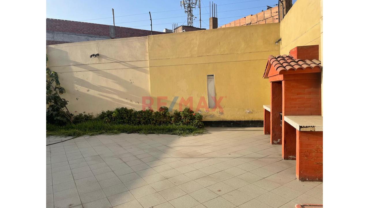 Venta Casa Callao 2 Pisos — foto 8
