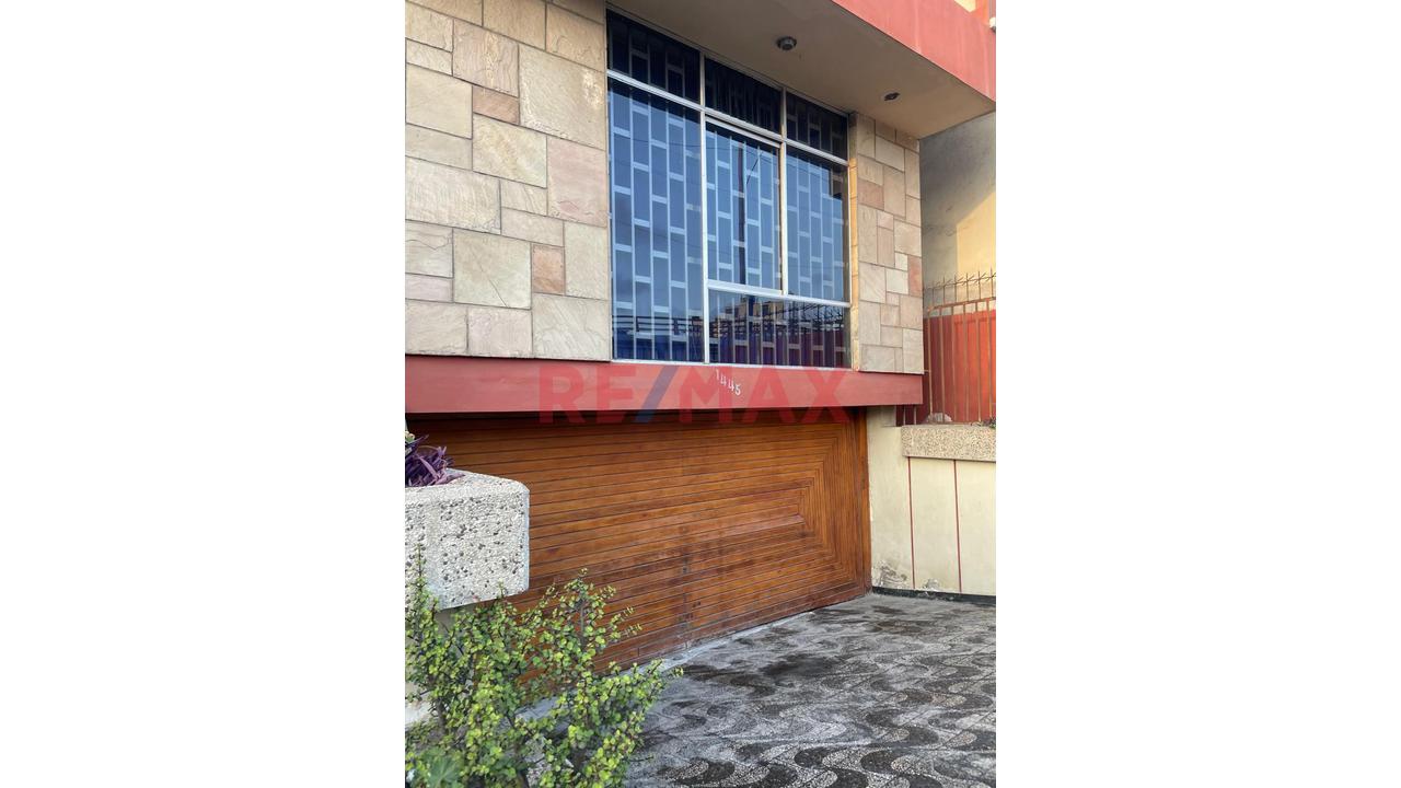 Venta Casa Callao 2 Pisos