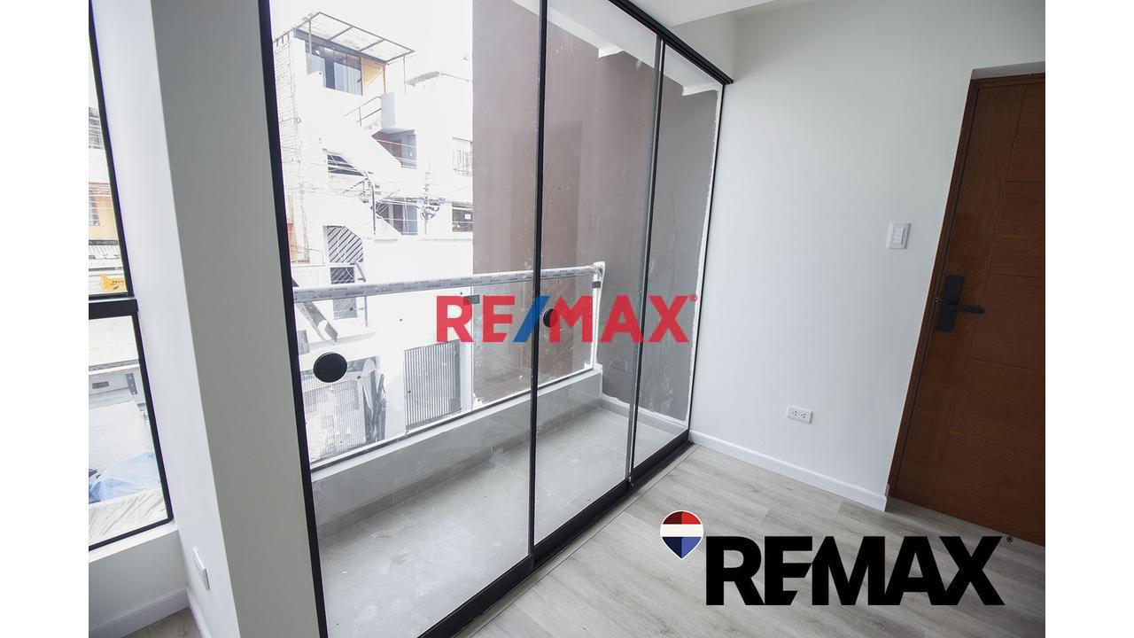 Se Vende Departamento Quinto Piso Estreno Frente A Parque San Juan De Miraflores