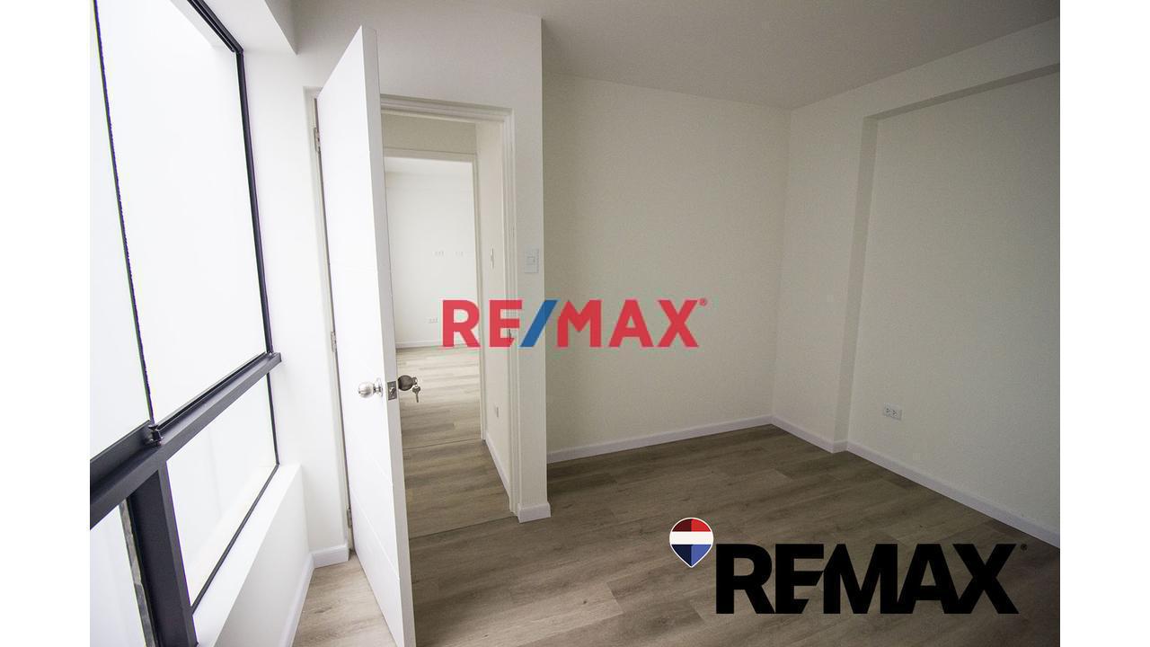 Se Vende Departamento Sétimo Piso Estreno Frente A Parque San Juan De Miraflores