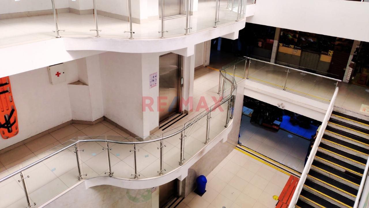 Venta De 2 Locales Comerciales En El Centro Comercial Acma — foto 4