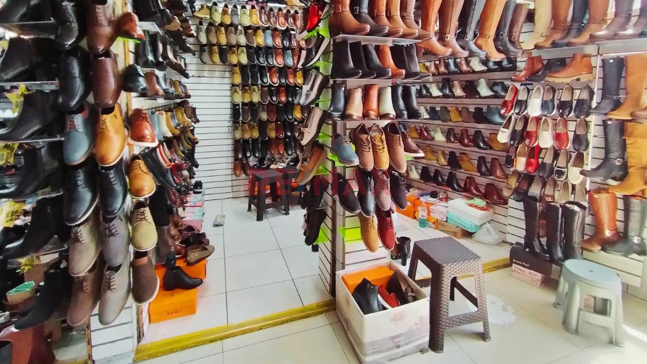 Venta De 2 Locales Comerciales En El Centro Comercial Acma
