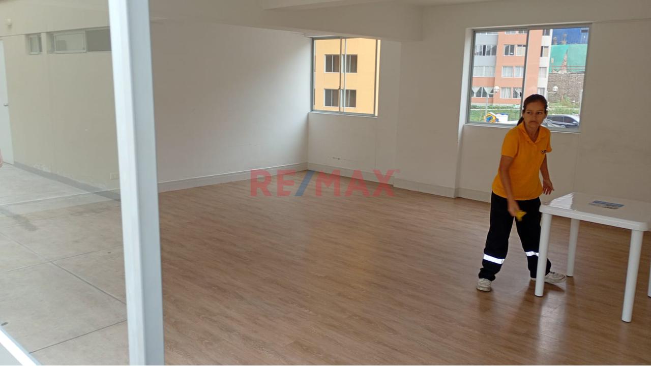 Exclusivo Departamento En Primer Piso – 100 M² En Los Altos Del Rímac - 11