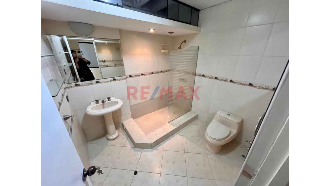 Vendo Casa De 4 Pisos En San Miguel | Espacio Comodidad Y Versatilidad - 13