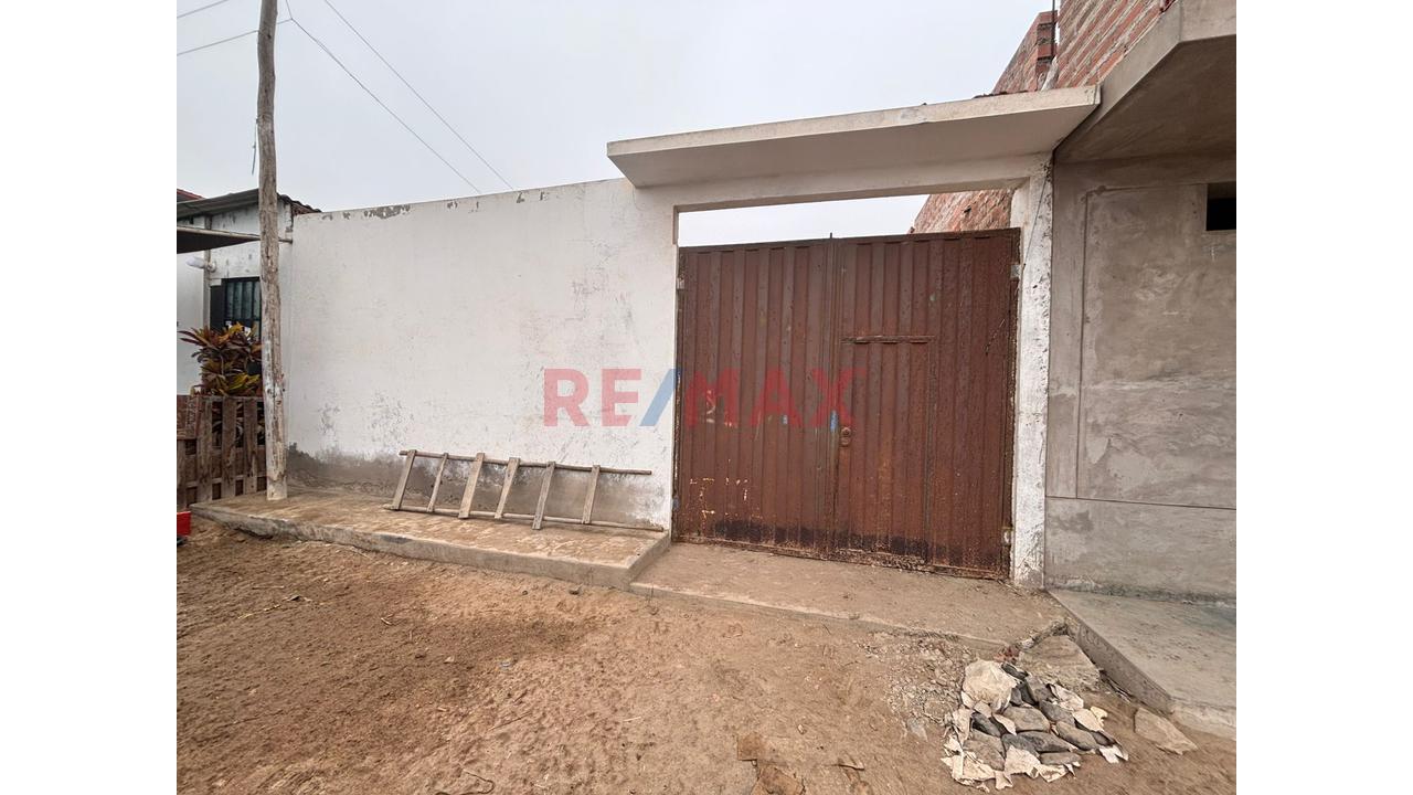 Venta De Terrreno Cercado Con Portón Amplio Cerca Al Mar - Punta Negra - 2