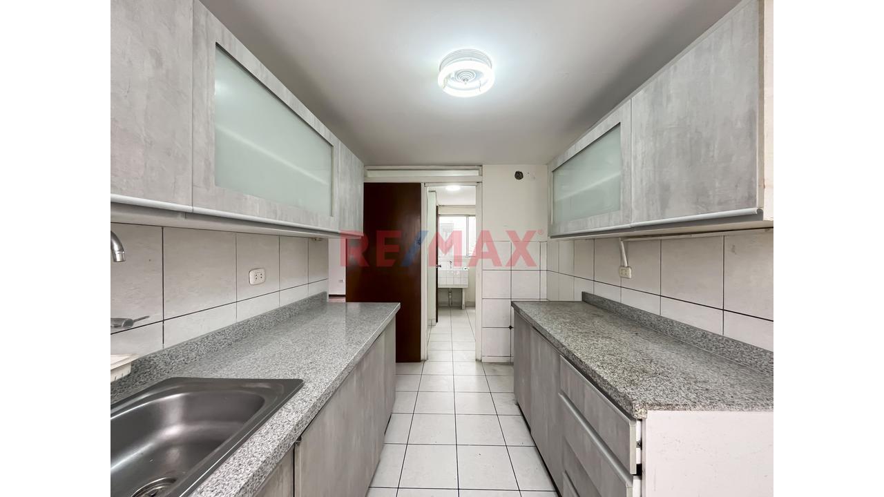 Bajo De Precio Venta De Departamento En Miraflores — foto 9