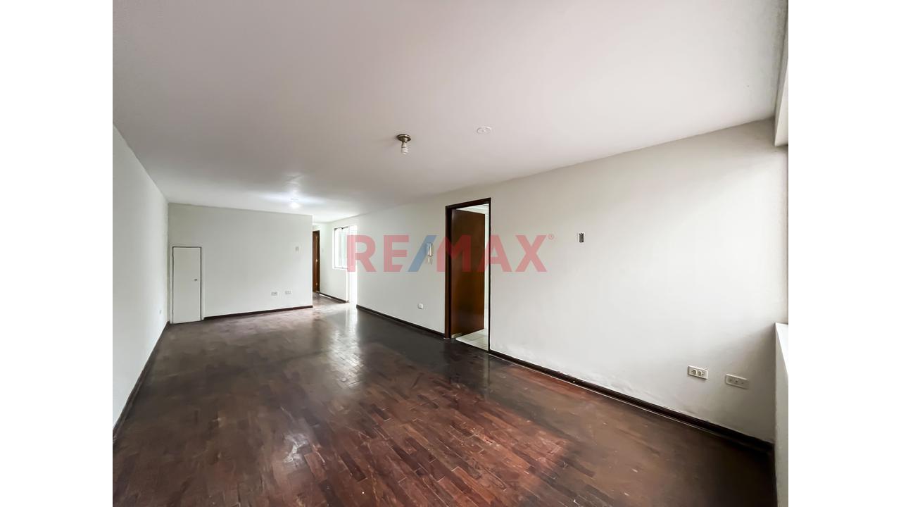 Bajo De Precio Venta De Departamento En Miraflores — foto 5